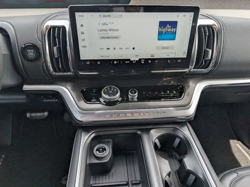New 2026 Ford Expedition Platinum w/ Stealth Appearance Package AWD/4WD image 14
