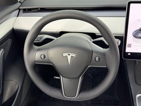Used 2023 Tesla Model 3 Standard Range image 18