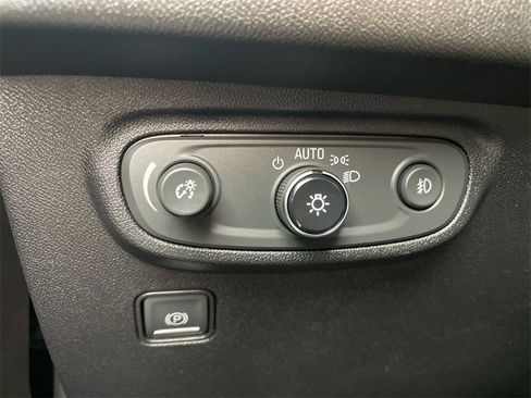 Used 2018 GMC Terrain SLT w/ Preferred Package image 32