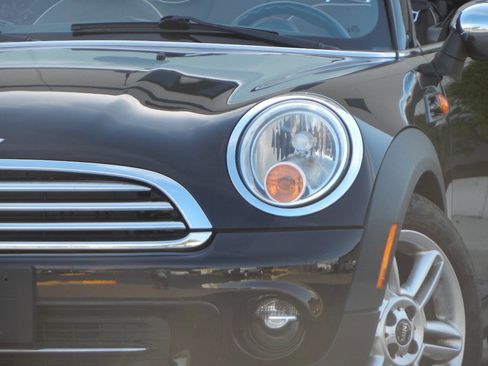 Used 2011 MINI Cooper Convertible FWD image 5