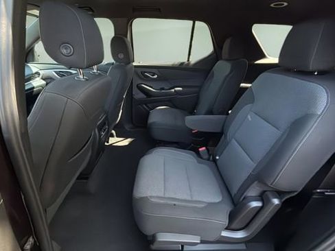 Used 2023 Chevrolet Traverse LT FWD image 20