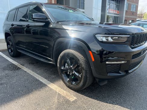 Used 2025 Jeep Grand Cherokee L Limited w/ Black Appearance Package image 1