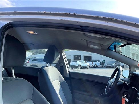 Used 2017 Kia Forte LX FWD image 24