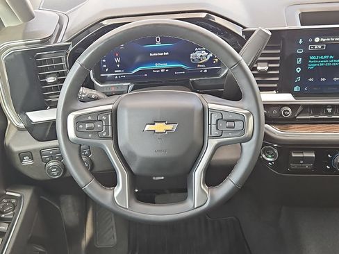 Used 2025 Chevrolet Silverado 2500 LT w/ Convenience Package AWD/4WD image 26