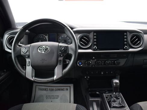 Used 2021 Toyota Tacoma TRD Sport w/ Technology Package AWD/4WD image 14