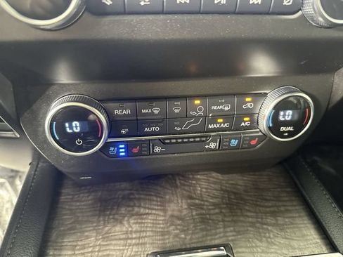Used 2020 Ford Expedition Limited w/ Equipment Group 302A AWD/4WD image 10