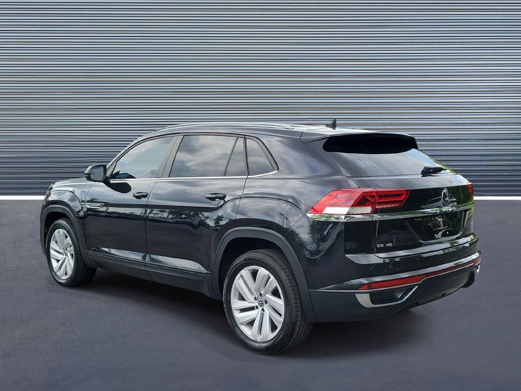 Used 2020 Volkswagen Atlas Cross Sport SE FWD image 4
