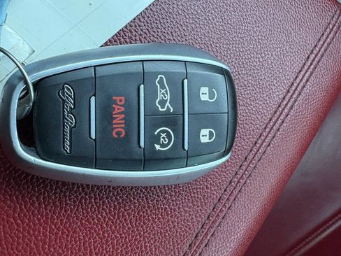 Used 2018 Alfa Romeo Stelvio AWD image 35
