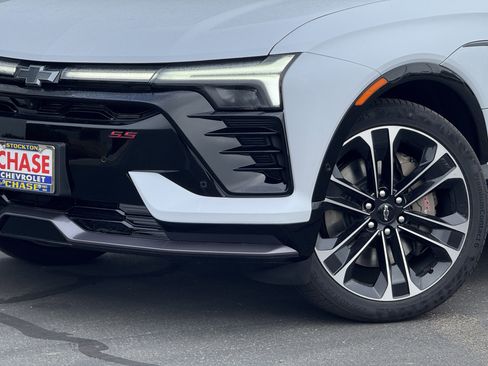 New 2026 Chevrolet Blazer EV SS image 3