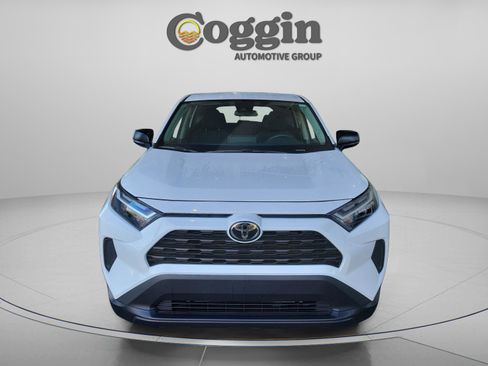 Used 2025 Toyota RAV4 LE image 5