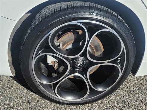 Used 2022 Alfa Romeo Giulia Ti image 7