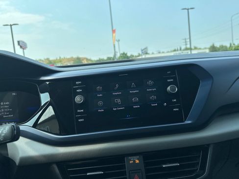 Certified 2023 Volkswagen Taos SE w/ Panoramic Sunroof Package AWD/4WD image 55