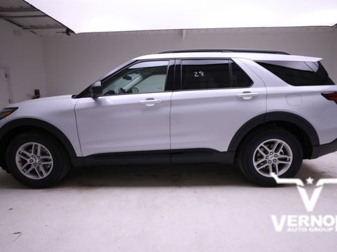 New 2026 Ford Explorer Active w/ Active Comfort Package image 2