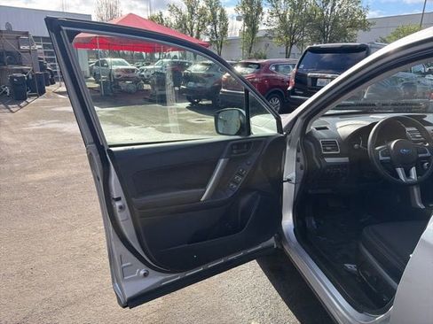 Used 2018 Subaru Forester 2.5i Premium AWD/4WD image 9