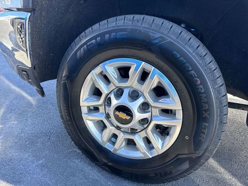 Used 2025 Chevrolet Silverado 2500 W/T image 10