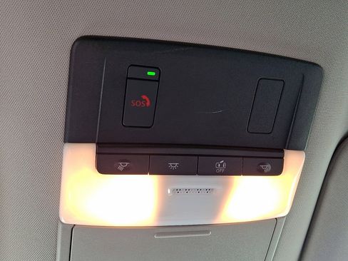 Used 2025 Nissan Pathfinder SV image 32