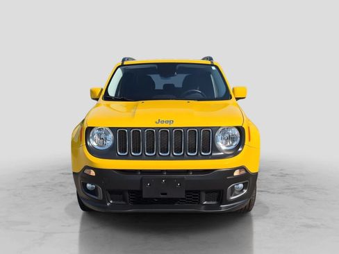 Used 2016 Jeep Renegade Latitude w/ Safety & Security Group AWD/4WD image 3