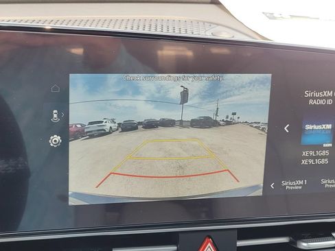 Certified 2025 Hyundai Elantra Limited FWD image 20