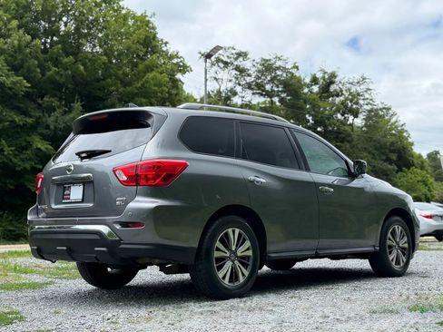 Used 2020 Nissan Pathfinder SL AWD/4WD image 6
