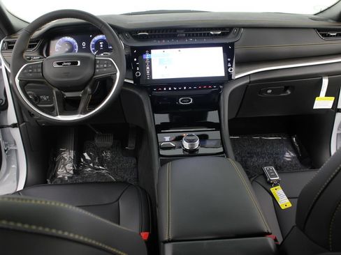 New 2026 Jeep Grand Cherokee L Limited AWD/4WD image 11