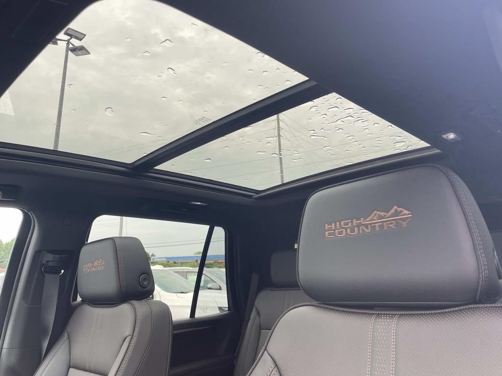 New 2026 Chevrolet Tahoe High Country AWD/4WD image 19