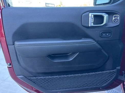 Used 2021 Jeep Wrangler Unlimited Sahara w/ Cold Weather Group image 19