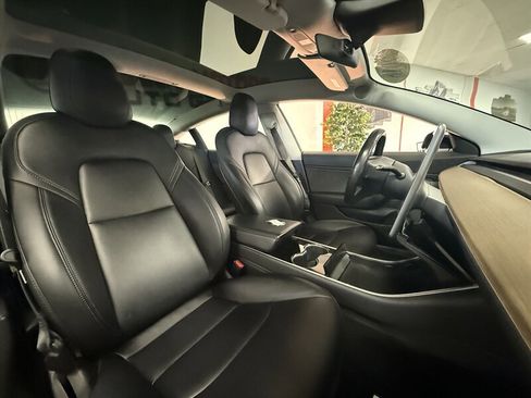 Used 2018 Tesla Model 3 Long Range image 18