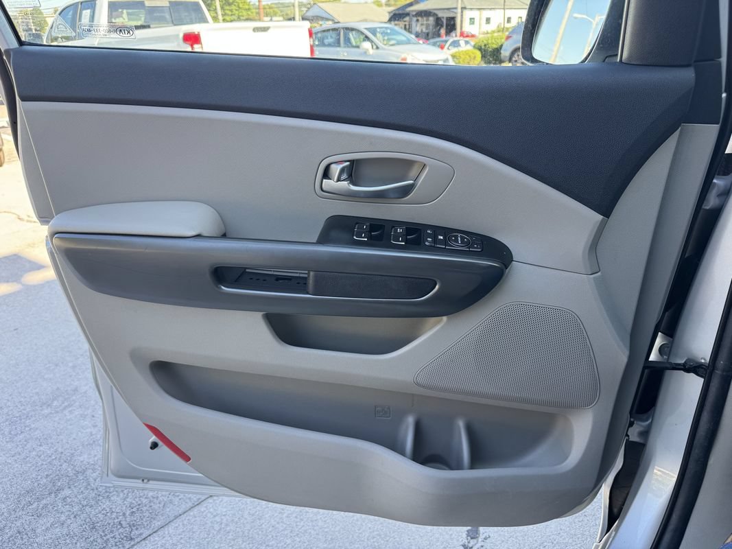 Used 2020 Kia Sedona LX FWD image 23