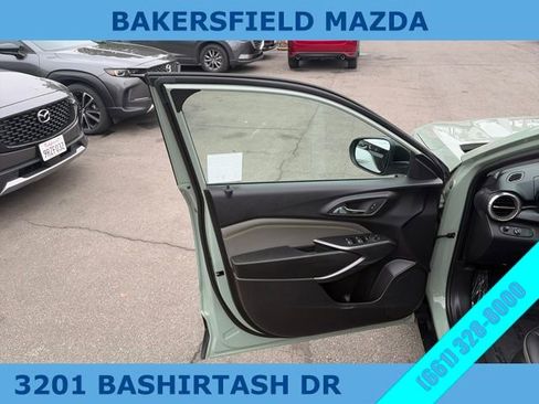 Used 2025 Chevrolet Trax ACTIV w/ Sunroof Package image 20