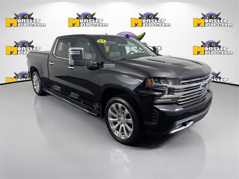 Used 2021 Chevrolet Silverado 1500 High Country w/ Technology Package image 3