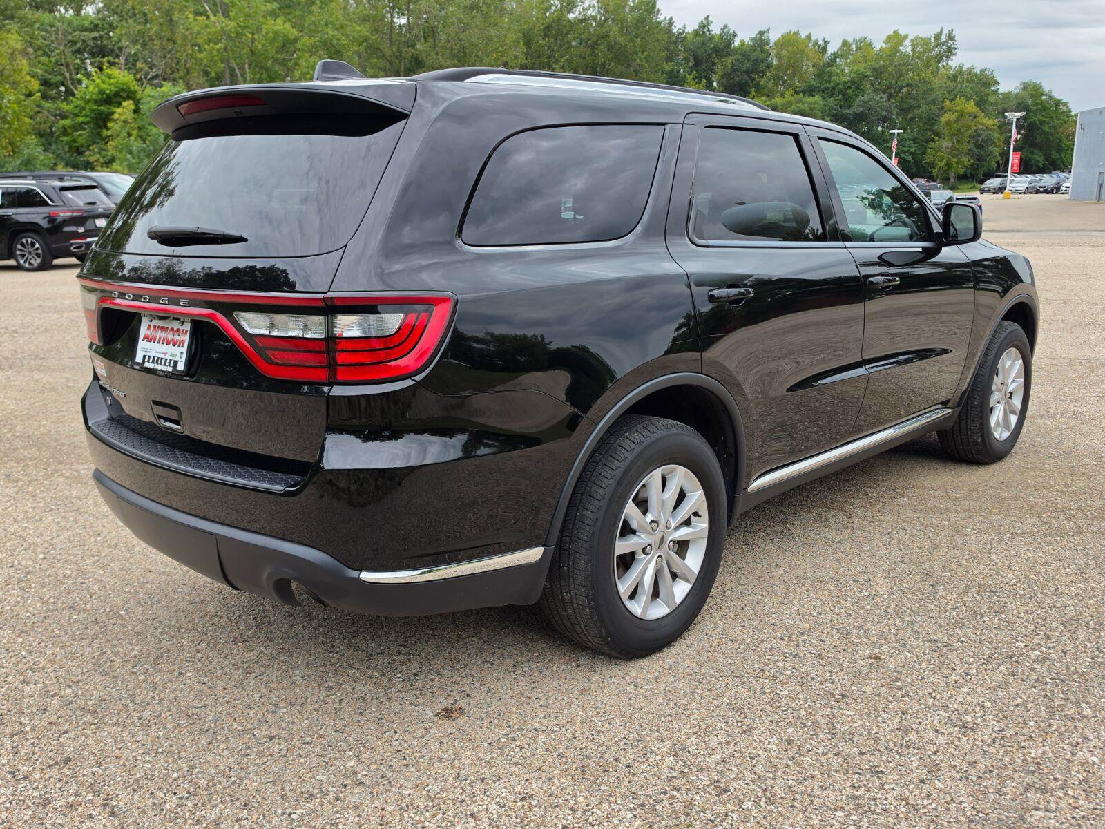 Used 2023 Dodge Durango SXT AWD/4WD image 16