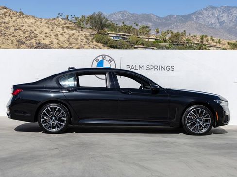 Used 2020 BMW 740i w/ M Sport Package RWD image 6