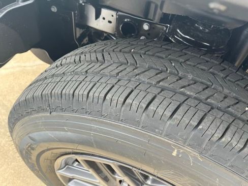 New 2025 Jeep Gladiator Sport image 25