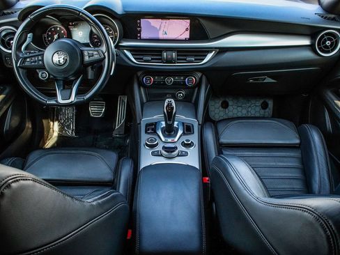 Used 2023 Alfa Romeo Stelvio Veloce AWD/4WD image 38