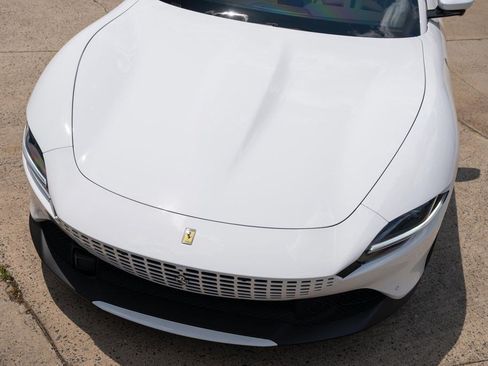 Used 2024 Ferrari Roma Spider RWD image 11