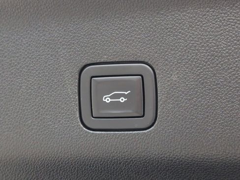 Used 2024 Chevrolet Tahoe High Country image 6