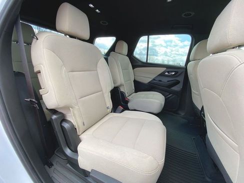 Used 2023 Chevrolet Traverse LT image 25