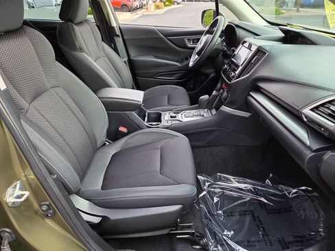 Used 2023 Subaru Forester Premium AWD/4WD image 16