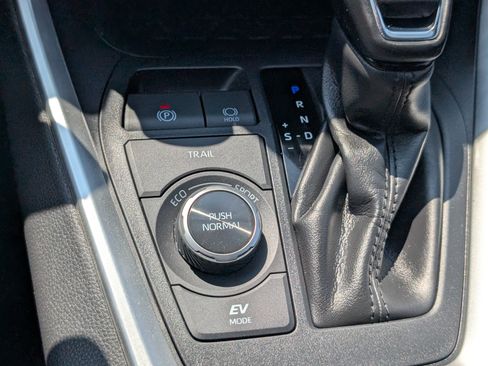 Used 2020 Toyota RAV4 XSE w/ XSE Grade Weather Package AWD/4WD image 24