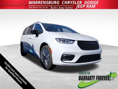 New 2026 Chrysler Pacifica Select