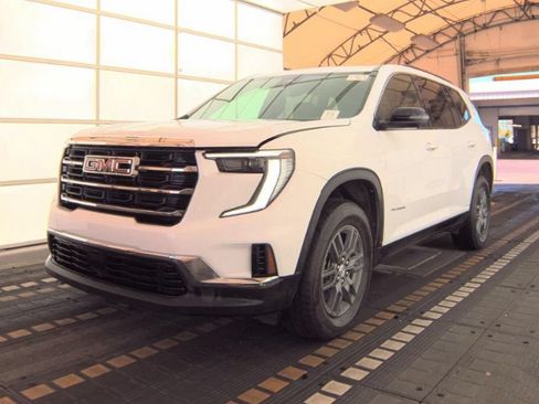 Used 2025 GMC Acadia Elevation FWD image 2