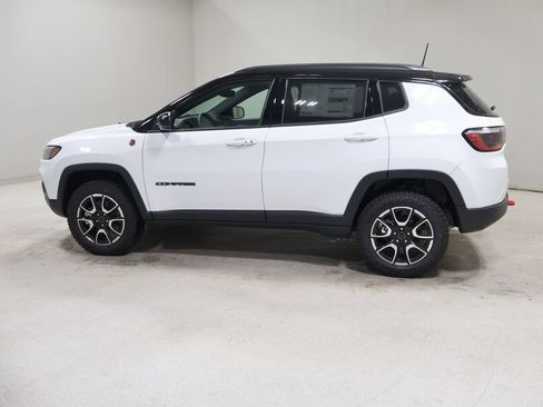 New 2026 Jeep Compass Trailhawk AWD/4WD image 4
