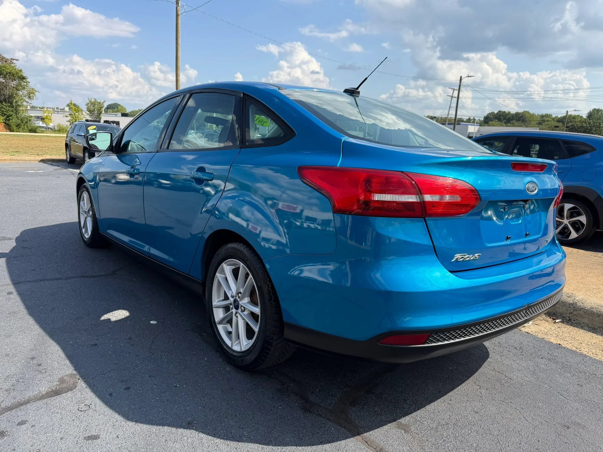 Used 2016 Ford Focus SE w/ SE Cold Weather Package FWD image 5