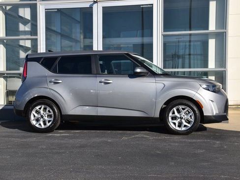 Used 2024 Kia Soul LX w/ Option Group 015 image 3