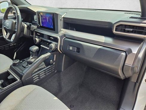 Used 2025 Toyota 4Runner SR5 AWD/4WD image 19