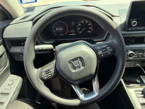 Used 2025 Honda CR-V LX image 18