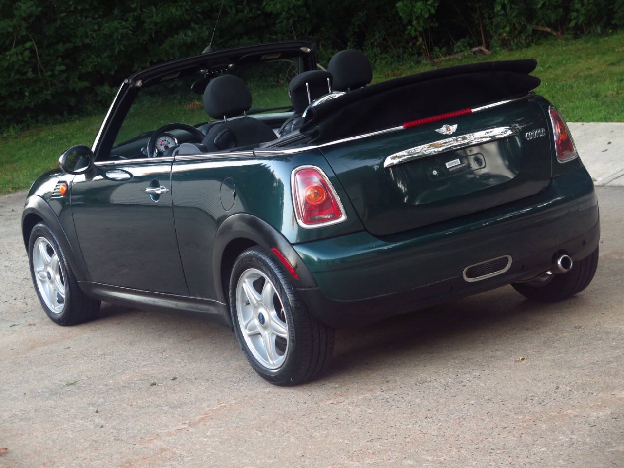 Used 2010 MINI Cooper Convertible FWD image 23