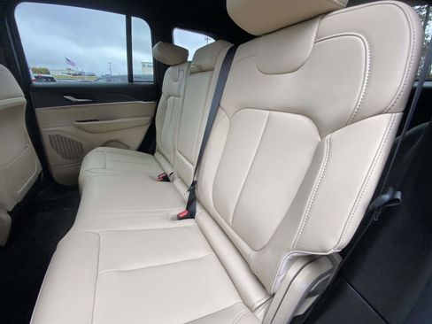 New 2025 Jeep Grand Cherokee Limited image 12