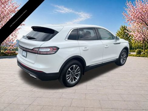 Used 2023 Lincoln Nautilus FWD w/ Premium Package image 8