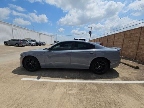 Used 2022 Dodge Charger SXT w/ Blacktop Package image 8